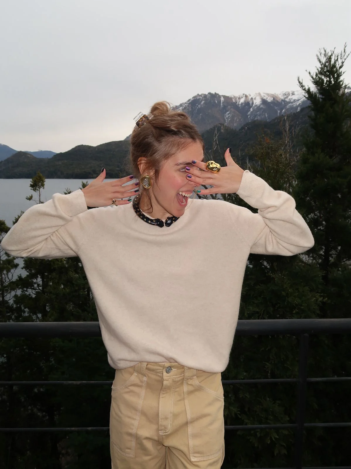 Crédito: Steal The Look Os acessórios Nádia Gimenes completam o look Crédito: Steal The Look O look Anselmi é ideal para o aprés-ski Crédito: Steal The Look