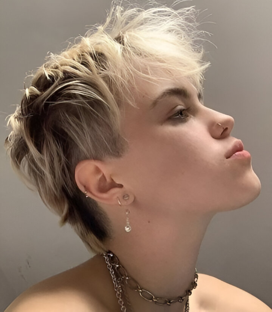 Short Tomboy Haircut with Textured Layers and Blonde Highlights